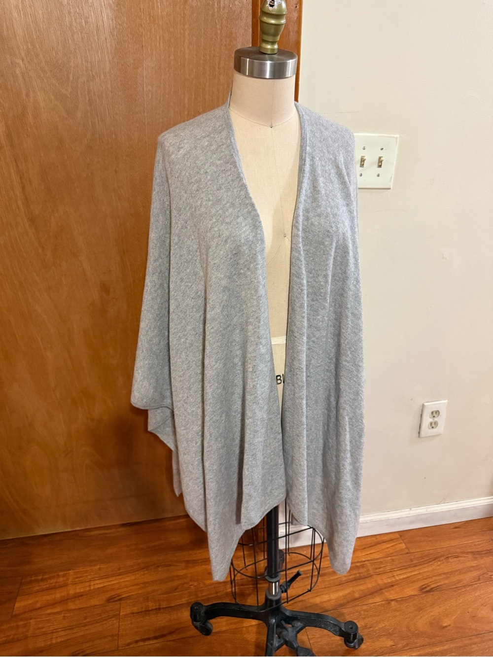 The cashmere project Cozy Open-Front Gray Women's Wrap Cardigan
